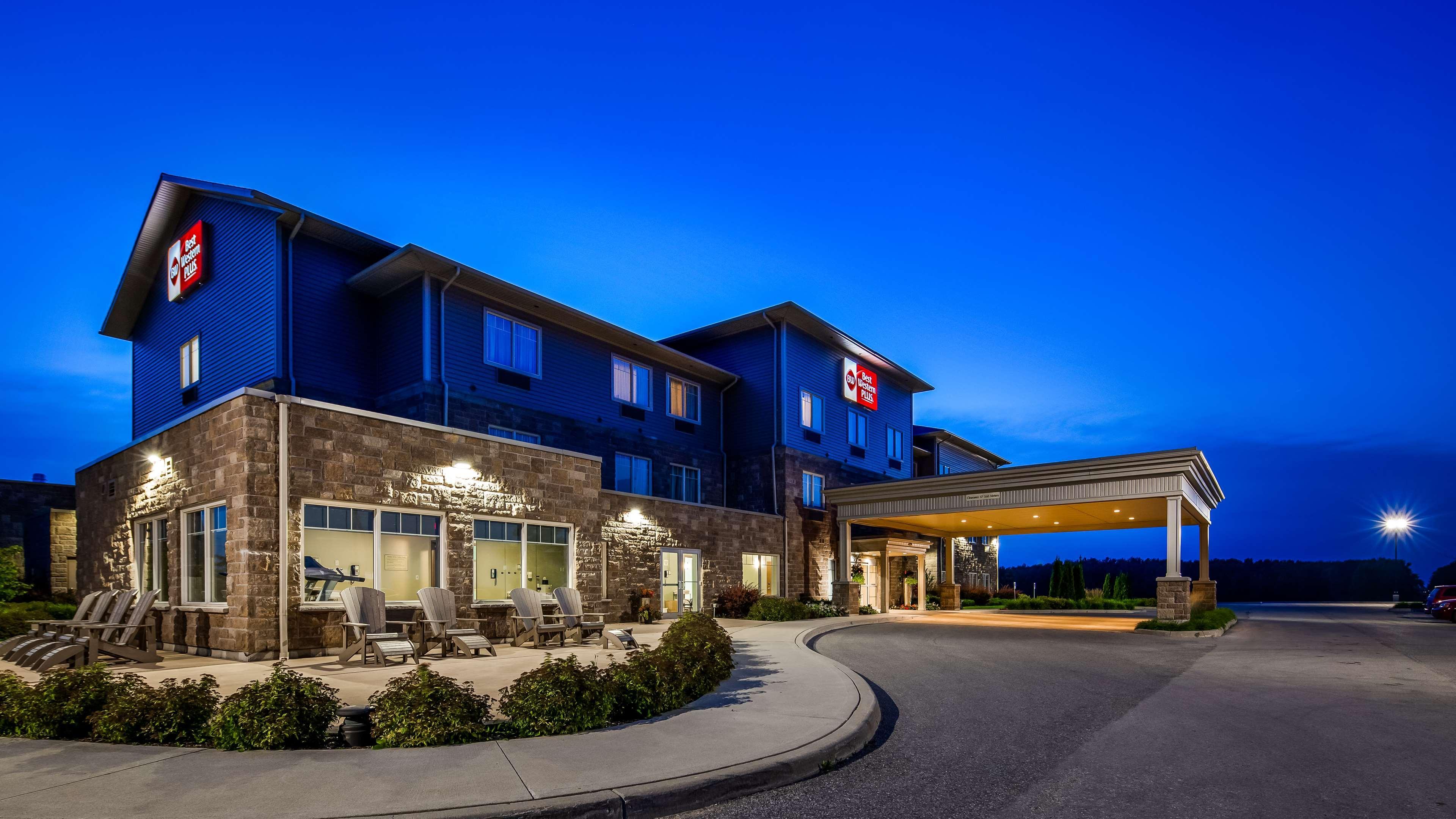 Best Western Plus Walkerton Hotel & Conference Centre Exterior photo